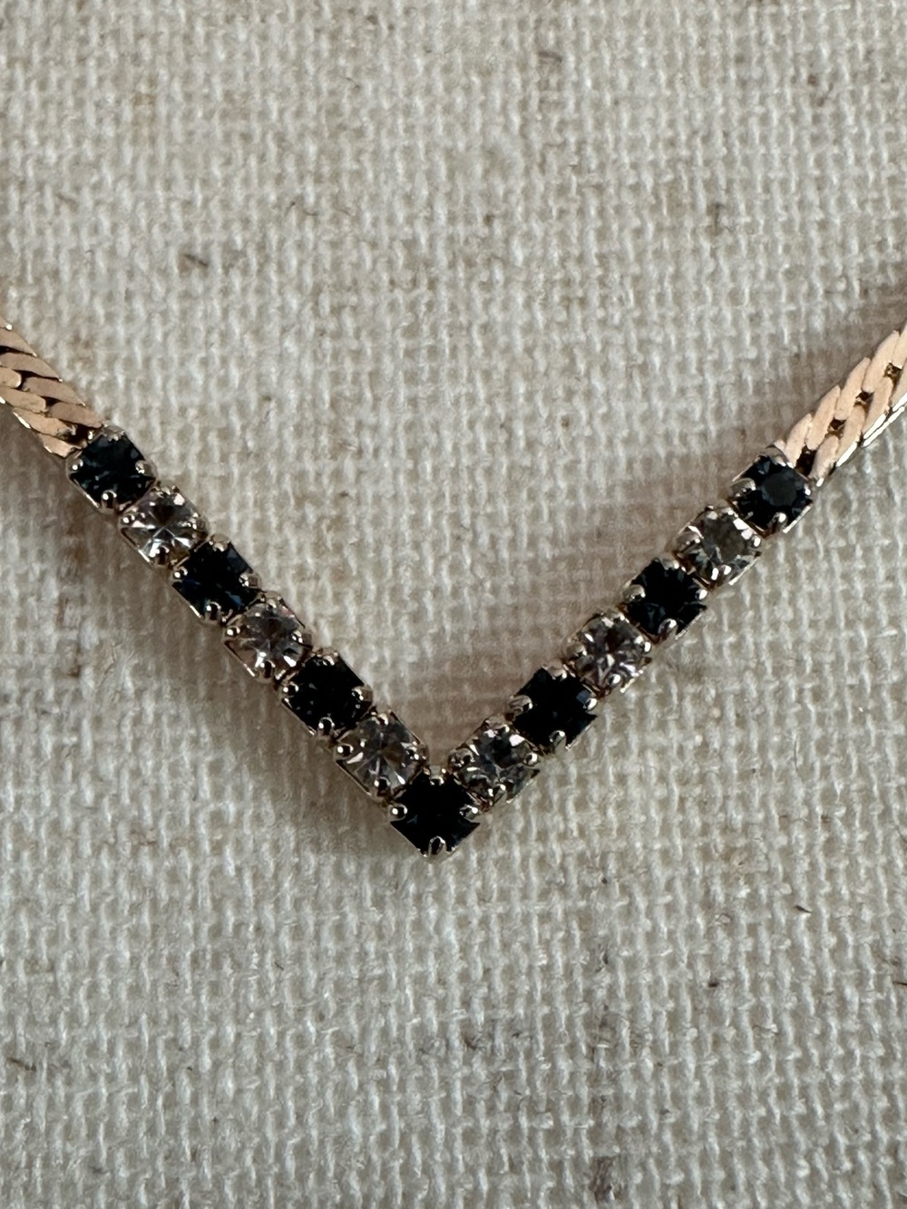 vintage Avon herringbone Gold Tone chevron necklace Amethyst/clear stones 1980s - Picture 2 of 7
